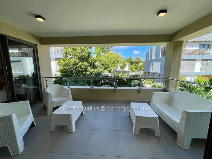 3-Bedroom Seaside Apartment