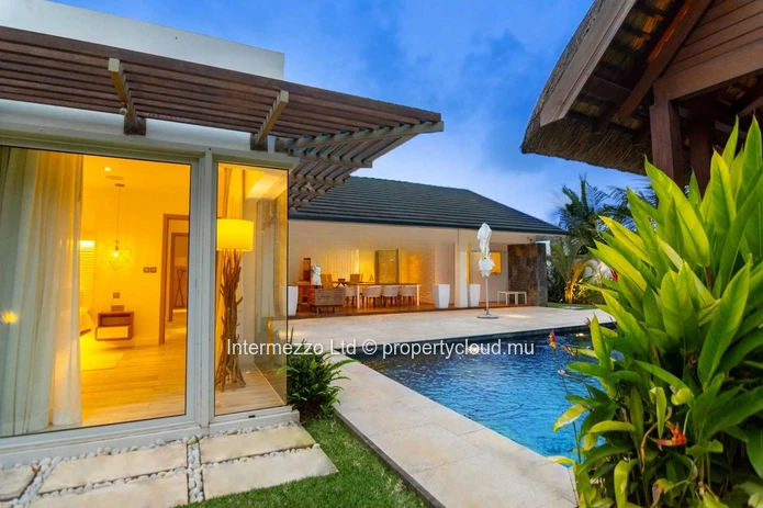 Domaine Clos du Littoral, Grand Baie  273m² habitables sur 754m² de terrain, 3 chambres, proche commodités, prix€.