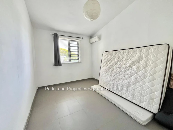 Élégant Duplex de 3 Chambres à Vendre dans le Prestigieux Quartier de Floréal, Île Maurice