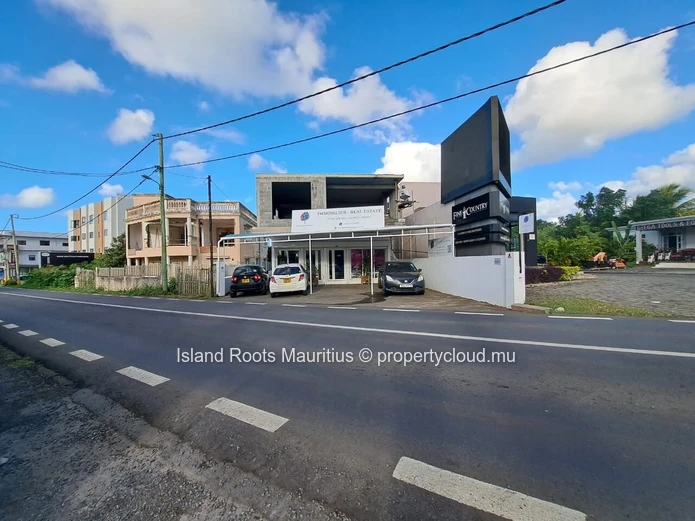 Bureaux au rez-de-chaussée idéalement situé en location à Grand Baie.