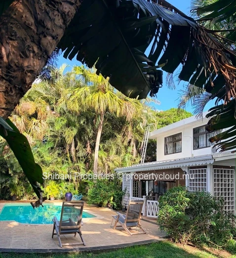 MAISON FAMILIALE À VENDRE – Quatre-Bornes