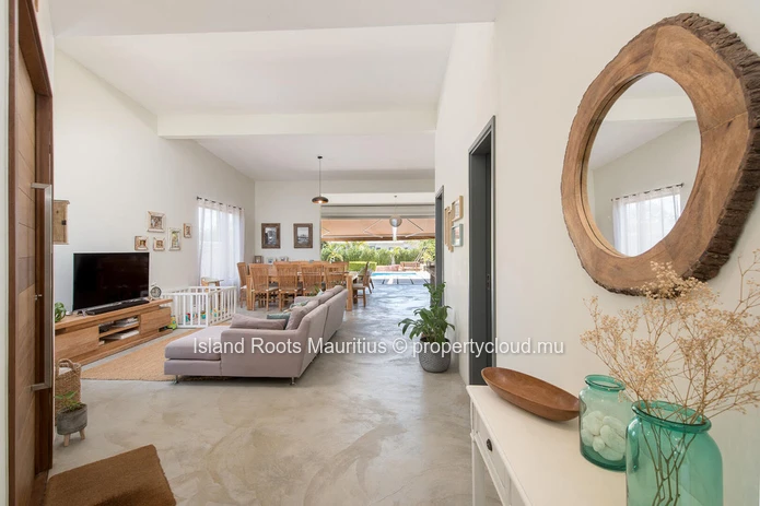 Beautiful 3 bedroom villa for sale in Mont Mascal