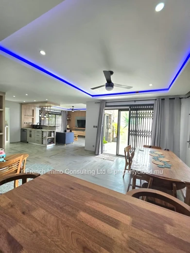 Villa de 4 chambres en location moyen terme a pereybere