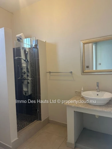 For Rent | Spacious Two-Level House In Vacoas-Phoenix