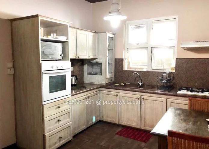  Magnifique appartement entièrement meublé à louer à Floreal 