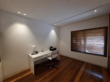 5 Bedroom Villa