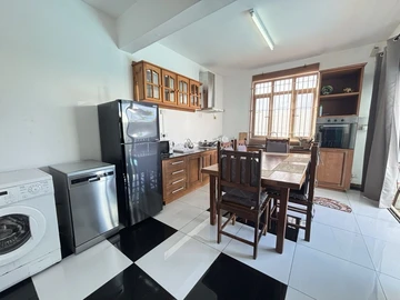 4 Bedroom Villa