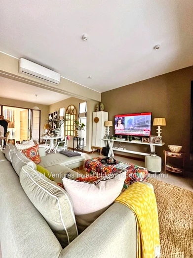 À Vendre : Appartement/Penthouse 2 Chambres – Le Savoy, Pointe aux Canonniers