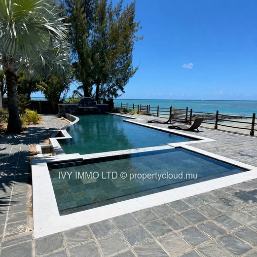 Waterfront Loft-Style Duplex For Rent – Bain Bœuf