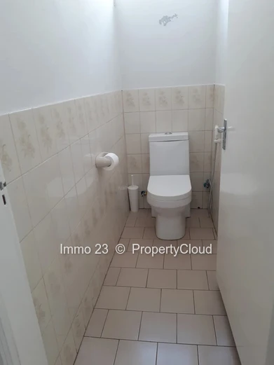 Bureau - 1300m2 - Belle Rose (Est) - Ref. BU48462LO