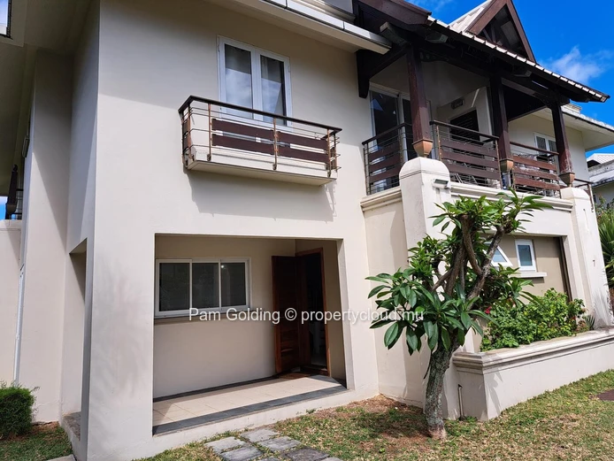 Grand Baie – Duplex à vendre – Pam Golding Mauritius