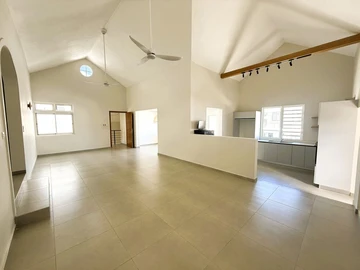 6 Bedroom House