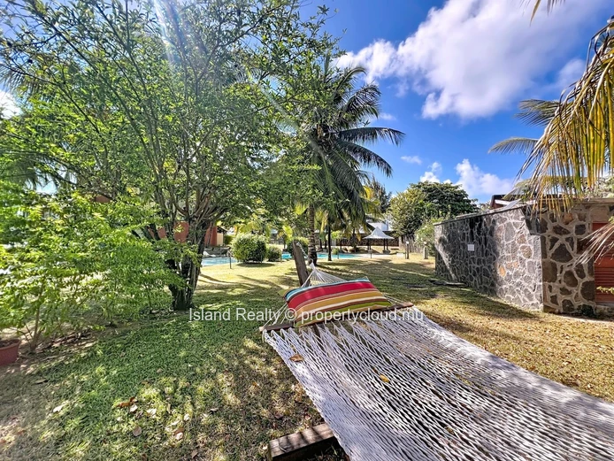 Modern 3-Bedroom Duplex – Direct Access to Shared Pool – Bain Boeuf – 1-Minute Walk to the Beach