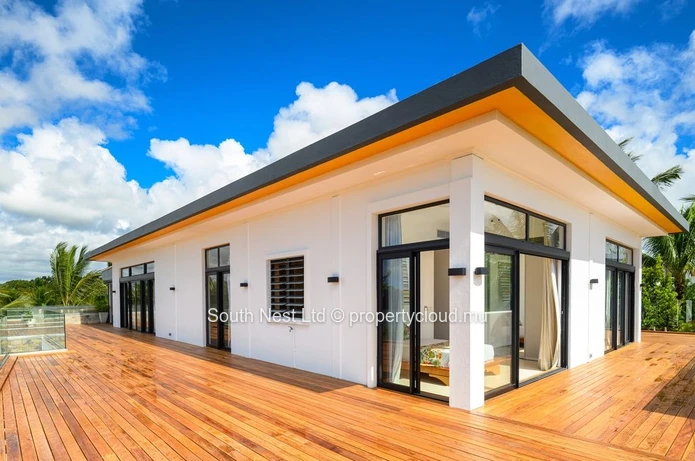Magnifique Penthouse de 4 Chambres avec Vue Époustouflante sur le Lagon à Azuri Golf & Beachfront Village. 