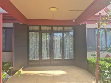 6 Bedroom House