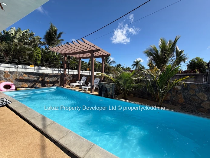Maison meublée 3 chambres avec piscine privée à louer à Grand Baie