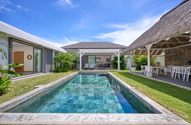A vendre magnifique villa dans une residence accessible aux etrangers à Grand Baie, La Salette.