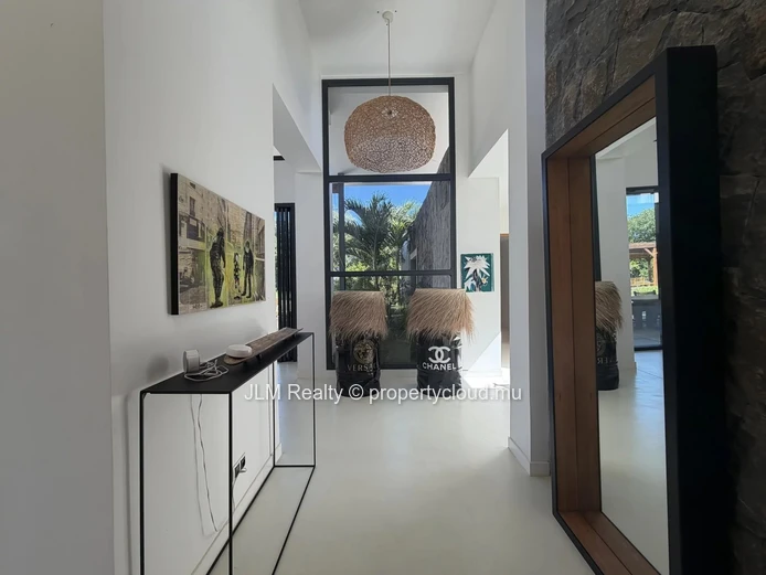 À Vendre : Villa Contemporaine de Prestige de 5 Chambres à Tamarin, Île Maurice