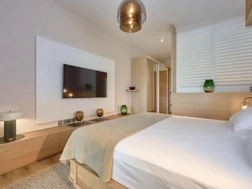 4 Bedroom Apartment