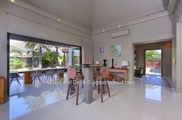 4-Bedroom En-Suite Villa with Office in Grand Baie