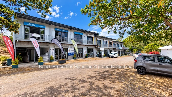 Commercial Space for Rent – 75 m² – Black River, Coastal Road