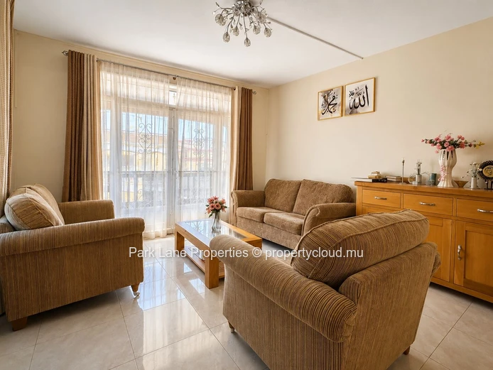 Spacious family home with two independent living spaces in the heart of Grand Bay