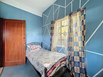 10 Bedroom House