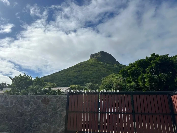 For Rent : Spacious Villa with Private Pool and Mountain View in Tamarin, Mauritius