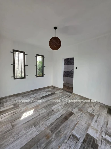 Villa 5 chambres à vendre à Vacoas, 210 m² habitables