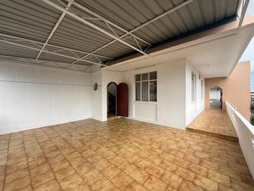10 Bedroom House