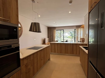 4 Bedroom Apartment