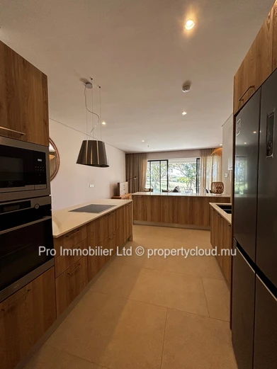Discover this brand new spacious apartment located in one of the most sought-after morcellements of Belle Vue O Petit...
