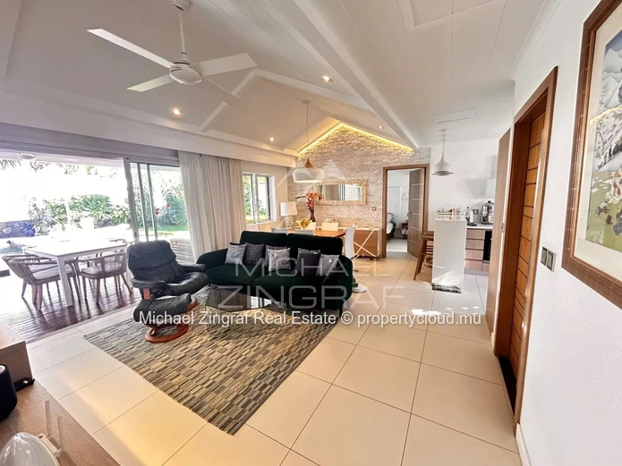 Villa located in a secure residence in Grand Baie