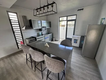 4 Bedroom Villa