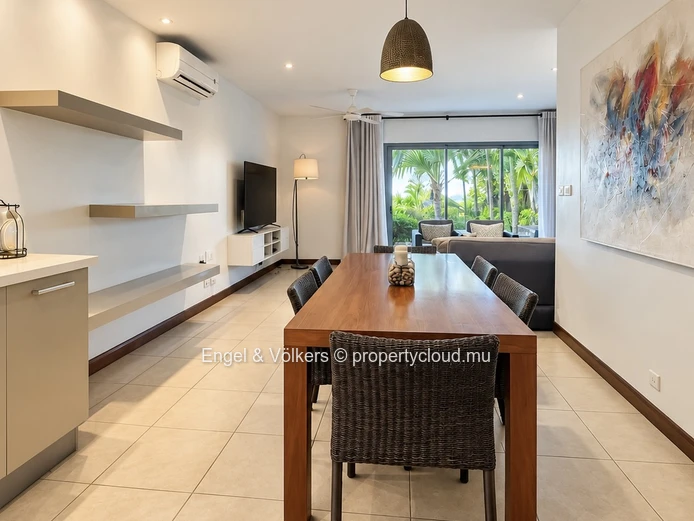 Beachfront Garden Apartment with Sea Views