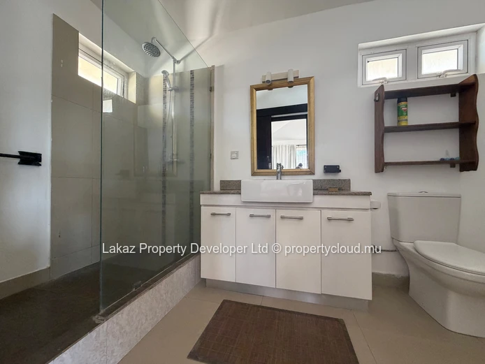 2-Bed Penthouse plus 1 office 