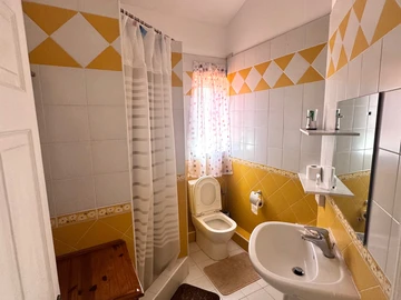 5 Bedroom Villa