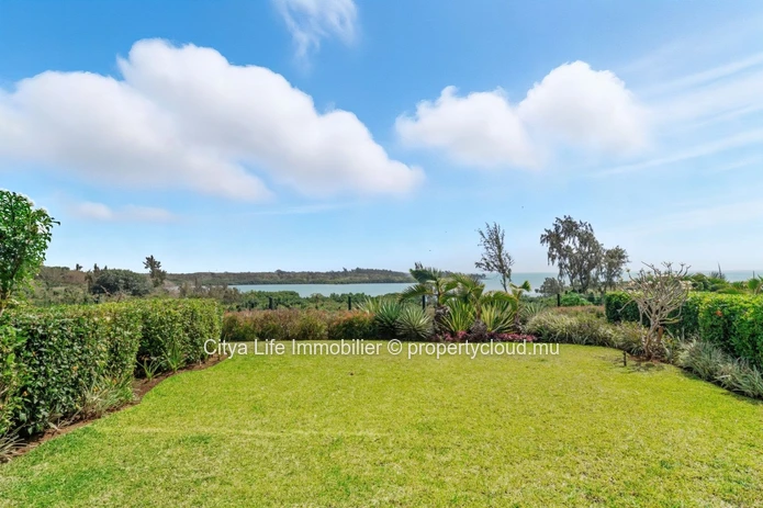 Stunning Apartment with Sea View and Pool Access in St Antoine - PDS - Rs 25M