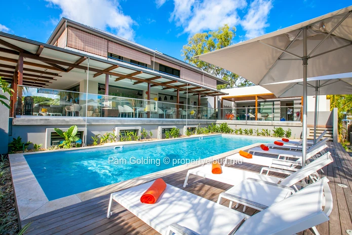 Modern 3-Bedroom Villa in Tamarin – Private Pool & Resort Amenities Near the Beach