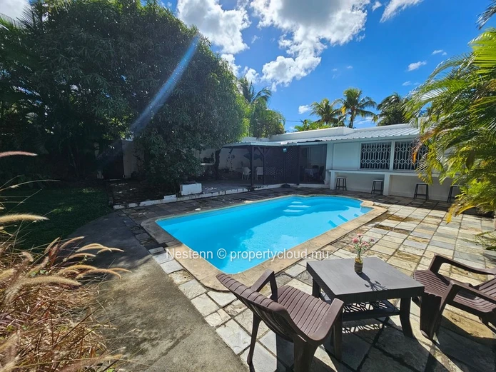Charmante villa de 3 chambres avec piscine privée à seulement 500 m de la plage 