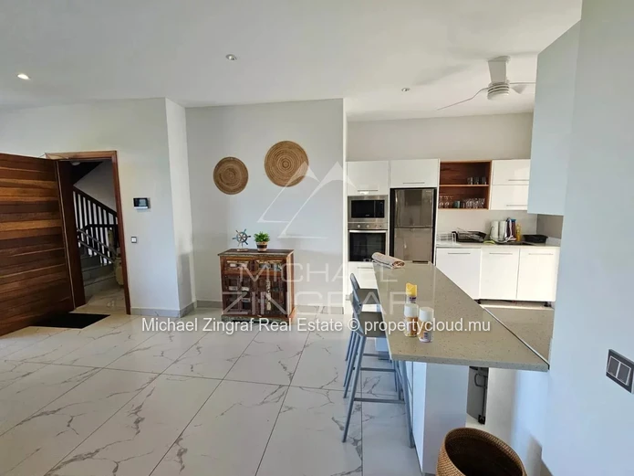 Grand Baie – Élégant Appartement avec Rooftop et Piscine Privée