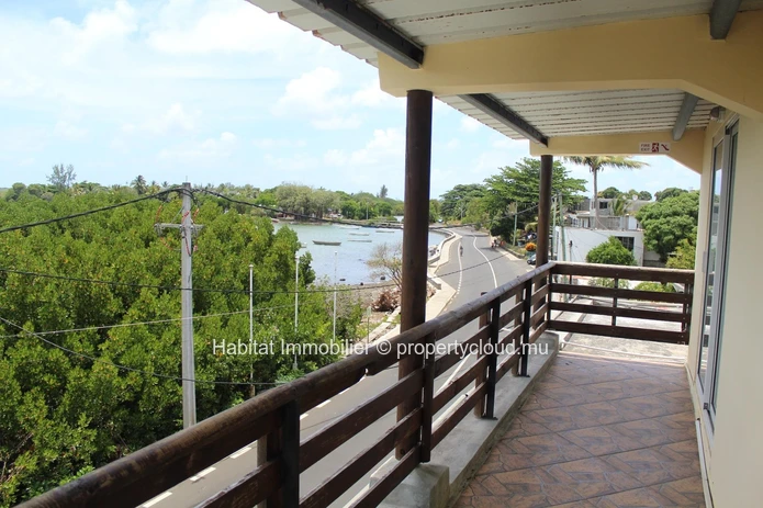 For sale - Commercial building on the main road of Mahebourg.