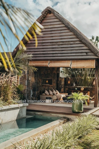 Luxury 4-Bedroom Villa in Grand Baie – Spectacular Volumes and Tropical Lifestyle in Mauritius