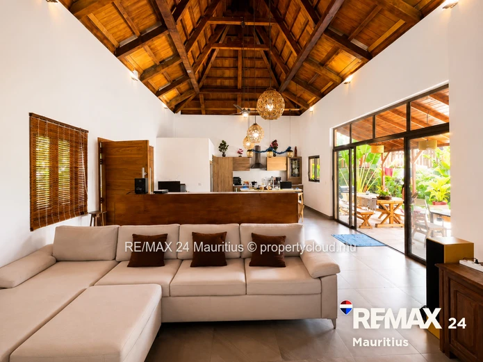 Tropical Family Villa with Pool & Independent Studio - Grand Baie, Chemin Vingt Pieds 3 En-Suite Bed