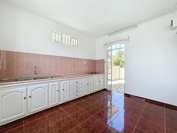8 Bedroom House
