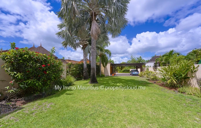 High-End Villa on Tamarina Golf Course – Exclusive Estate