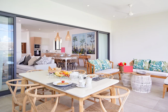 Appartement R+2 – Pointe aux Canonniers (à 2 minutes en voiture de la plage de Mont Choisy)