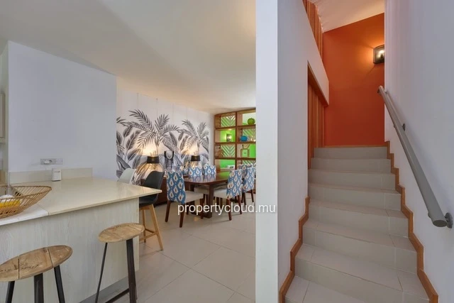 For sale: 3-bedroom en suite apartment accessible to foreigners in Pereybere, 2 minutes walk from the beach.