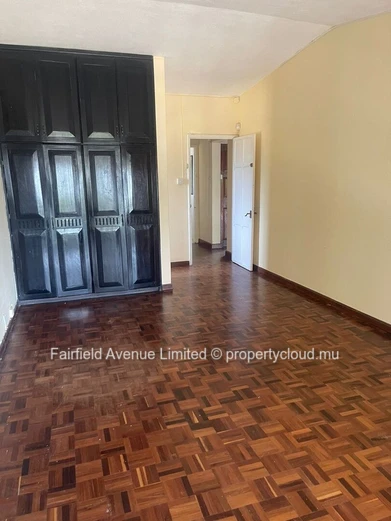 Spacious 4-bedroom furnished family house in the heart of Floreal