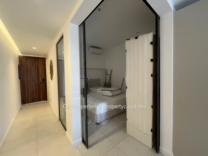 Stylish 1 Bedroom Apartment Just Steps from Pereybere Beach